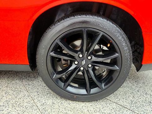 Used 2017 Dodge Challenger SXT Plus image 9