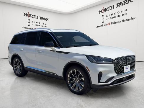 New 2026 Lincoln Aviator 2WD image 7