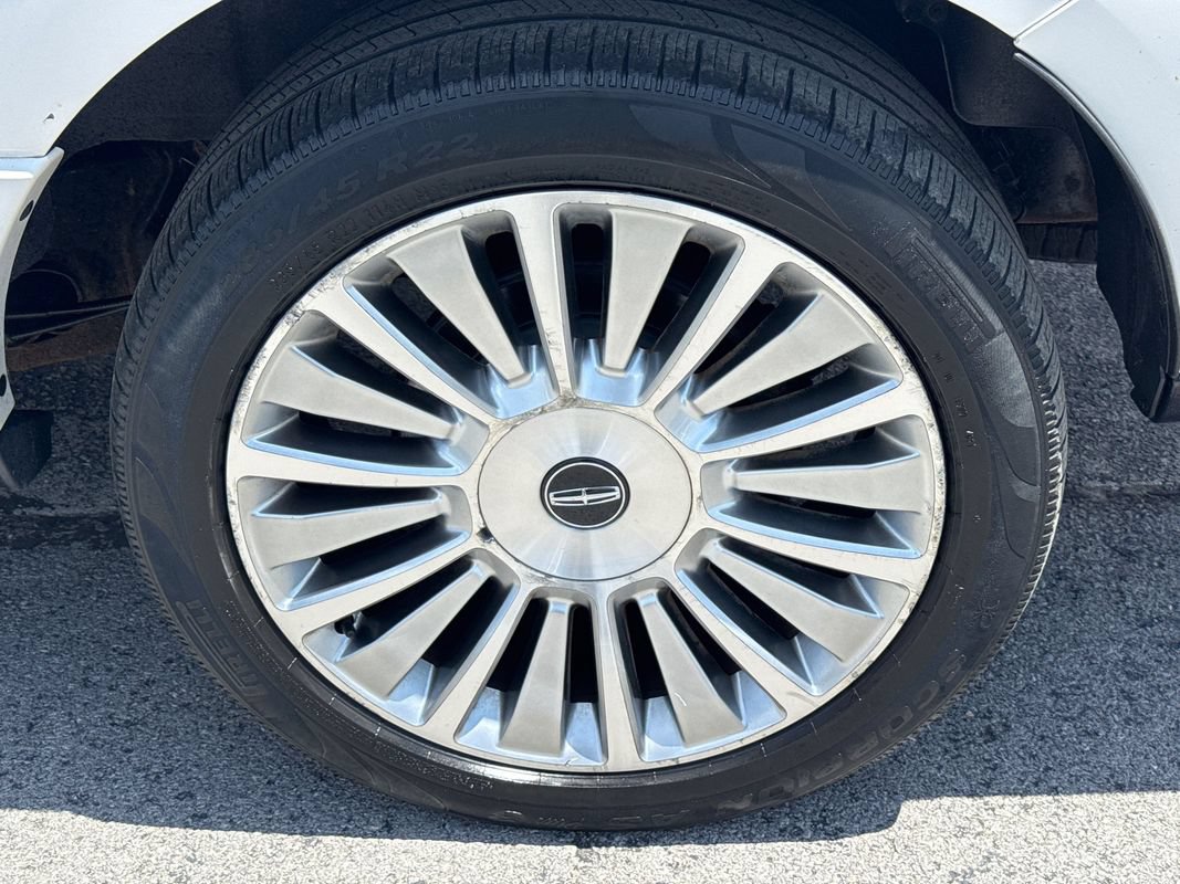 Used 2017 Lincoln Navigator Reserve AWD/4WD image 11