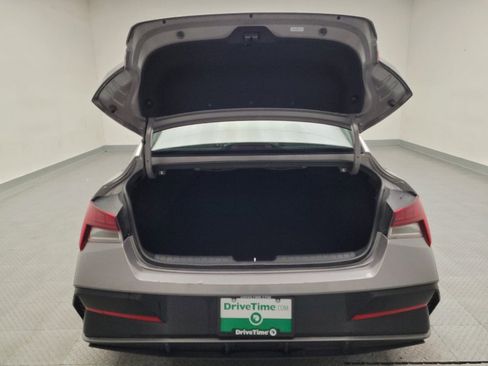 Used 2025 Hyundai Elantra SEL image 29