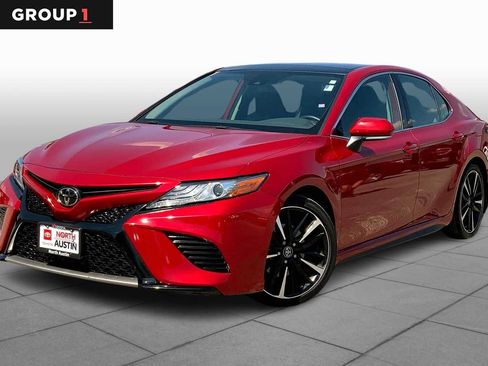 Used 2019 Toyota Camry XSE FWD image 1