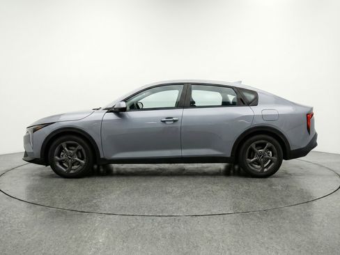 Used 2025 Kia K4 LXS image 5
