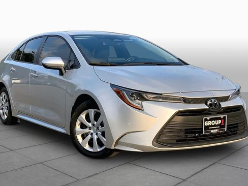 Used 2024 Toyota Corolla LE FWD image 3