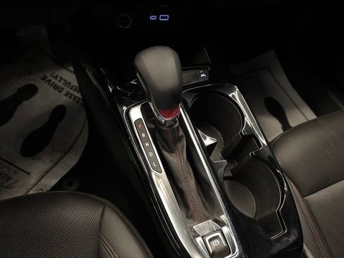Used 2025 Chevrolet Trax RS FWD image 16