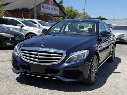 Used 2015 Mercedes-Benz C 300 4MATIC Sedan image 3