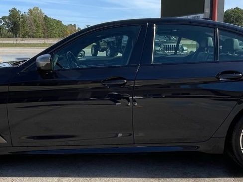 Used 2022 BMW M550i xDrive M550i xDrive image 8