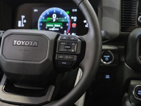 Used 2025 Toyota Land Cruiser image 47