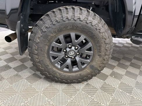 Used 2023 Toyota Tacoma SR5 w/ Technology Package AWD/4WD image 18