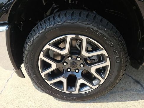 Used 2025 RAM 1500 Laramie AWD/4WD image 29