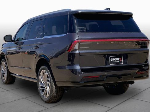 New 2026 Lincoln Navigator Reserve AWD/4WD image 12