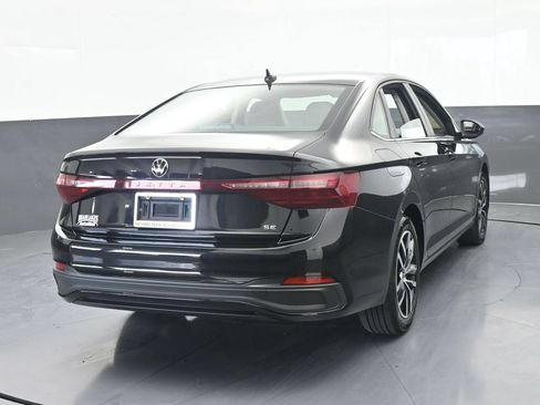 Used 2025 Volkswagen Jetta SE FWD image 5