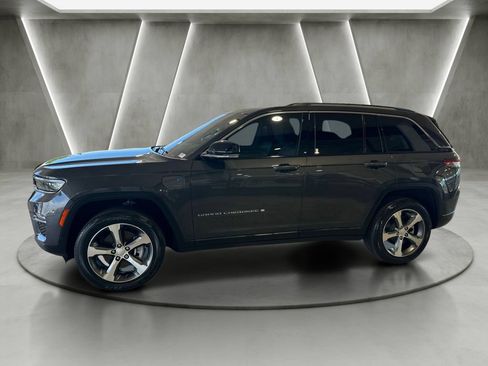 Used 2023 Jeep Grand Cherokee 4WD 4xe image 4