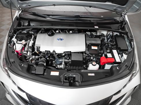 Used 2021 Toyota Prius Prime XLE image 4