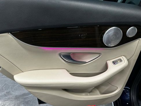 Used 2020 Mercedes-Benz C 300 Sedan w/ Premium Package image 11