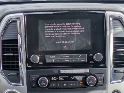 Used 2023 Nissan Titan SV w/ SV Convenience Package RWD image 17