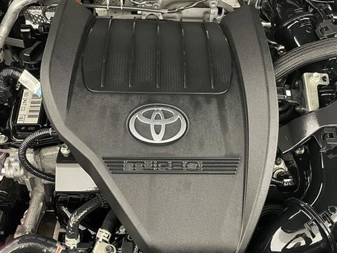 Used 2024 Toyota Highlander Limited image 26