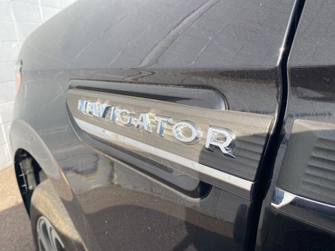Used 2022 Lincoln Navigator L Reserve AWD/4WD image 18