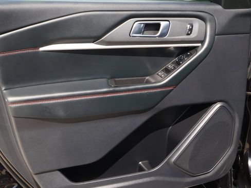 Used 2025 Ford Explorer ST-Line image 16