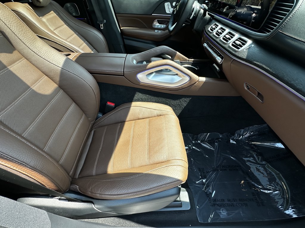 Used 2025 Mercedes-Benz GLS 450 4MATIC w/ AMG Line Exterior image 15
