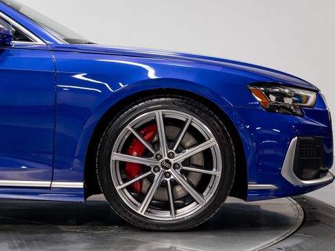 Used 2023 Audi S8 4.0T quattro image 18