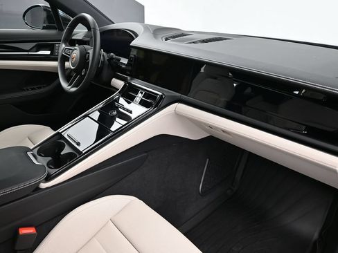 Certified 2026 Porsche Panamera 4 AWD/4WD image 13