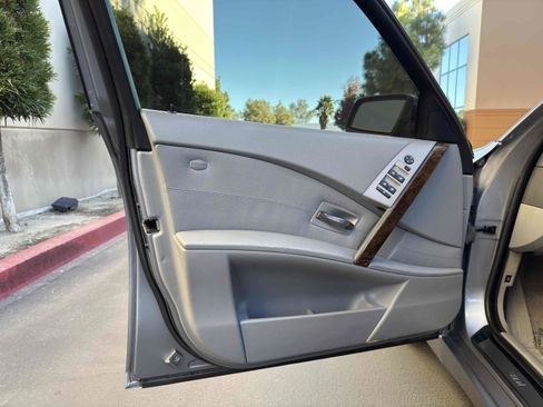 Used 2006 BMW 530xi Wagon image 36