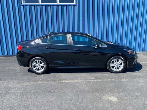 Used 2017 Chevrolet Cruze LT w/ RS Package image 14
