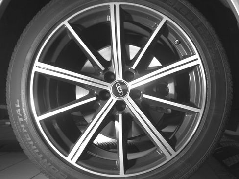 Certified 2022 Audi SQ7 Premium Plus AWD/4WD image 15