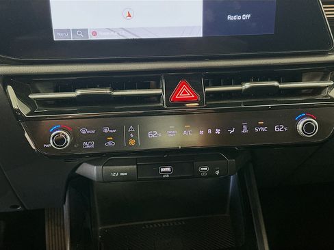 Used 2023 Kia Niro Wind FWD image 24