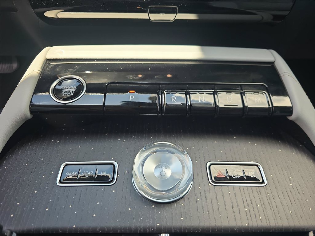 New 2027 Lincoln Navigator Black Label RWD image 18