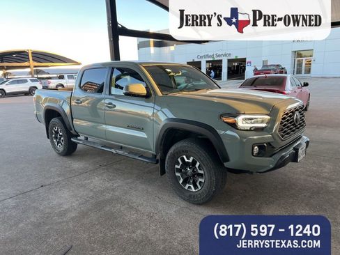 Used 2022 Toyota Tacoma TRD Off-Road image 2