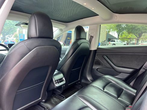 Used 2018 Tesla Model 3 Mid Range RWD image 15