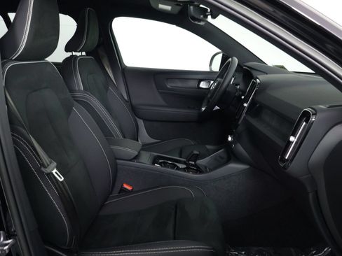 Used 2023 Volvo XC40 Recharge Ultimate w/ Protection Package Premier AWD/4WD image 28