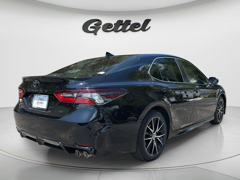 Used 2024 Toyota Camry SE w/ Convenience Package FWD image 2