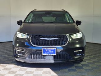 Used 2022 Chrysler Pacifica Touring-L video 2