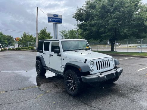 Used 2015 Jeep Wrangler Unlimited Sport w/ Quick Order Package 24S AWD/4WD image 3