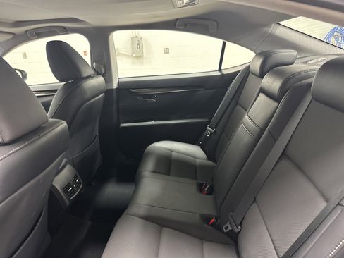 Used 2018 Lexus ES 350 w/ Navigation System Package image 31