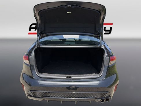 Used 2022 Toyota Corolla SE w/ SE Premium Package FWD image 18