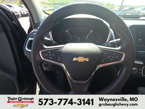 Used 2022 Chevrolet Equinox LT FWD image 17