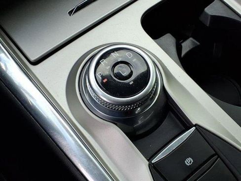 Used 2024 Ford Explorer XLT w/ Equipment Group 202A image 15