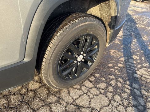 Used 2019 GMC Acadia SLT image 25