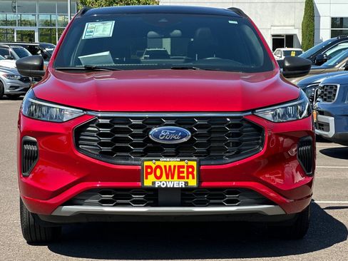 Used 2023 Ford Escape ST-Line w/ Tech Pack #1 AWD/4WD image 9