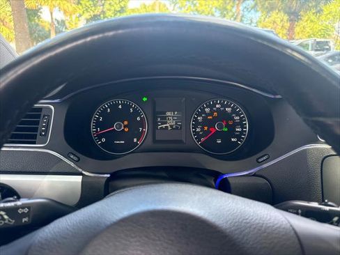 Used 2014 Volkswagen Jetta SE image 32