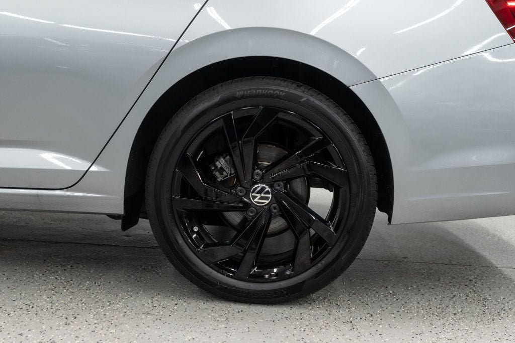 Used 2025 Volkswagen Jetta SE w/ Black Wheel Package FWD image 31