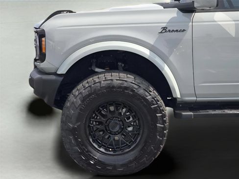 Used 2024 Ford Bronco Outer Banks AWD/4WD image 9