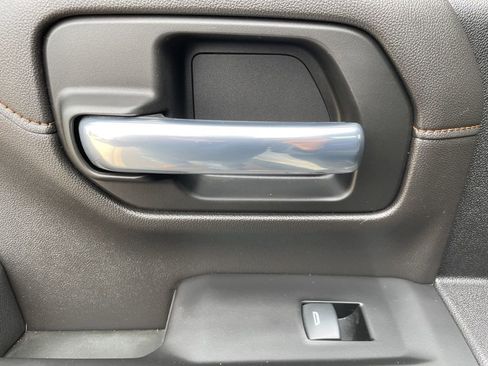 Used 2022 GMC Sierra 2500 AT4 image 30