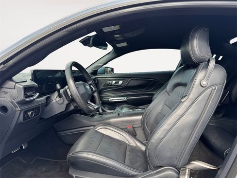 Used 2024 Ford Mustang GT Premium image 9