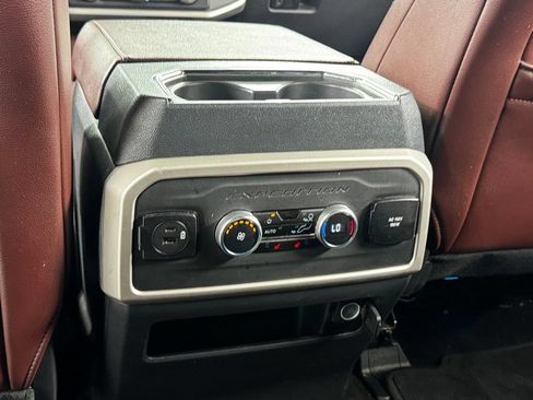 Used 2023 Ford Expedition Limited AWD/4WD image 39