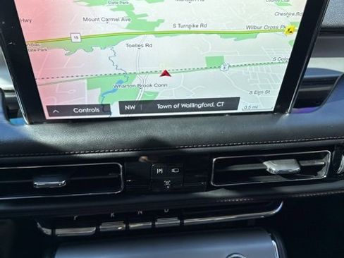 Used 2022 Lincoln Aviator AWD w/ Premium Package image 28