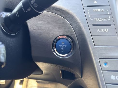 Used 2014 Toyota Prius Three image 21